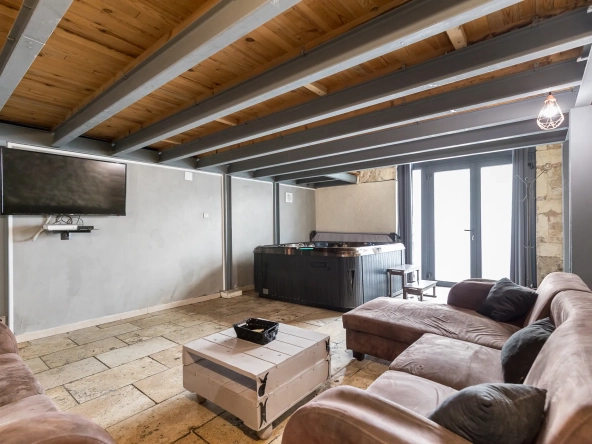 A vendre à Marseille, loft spacieux de 107 m² à Vauban avec stationnement