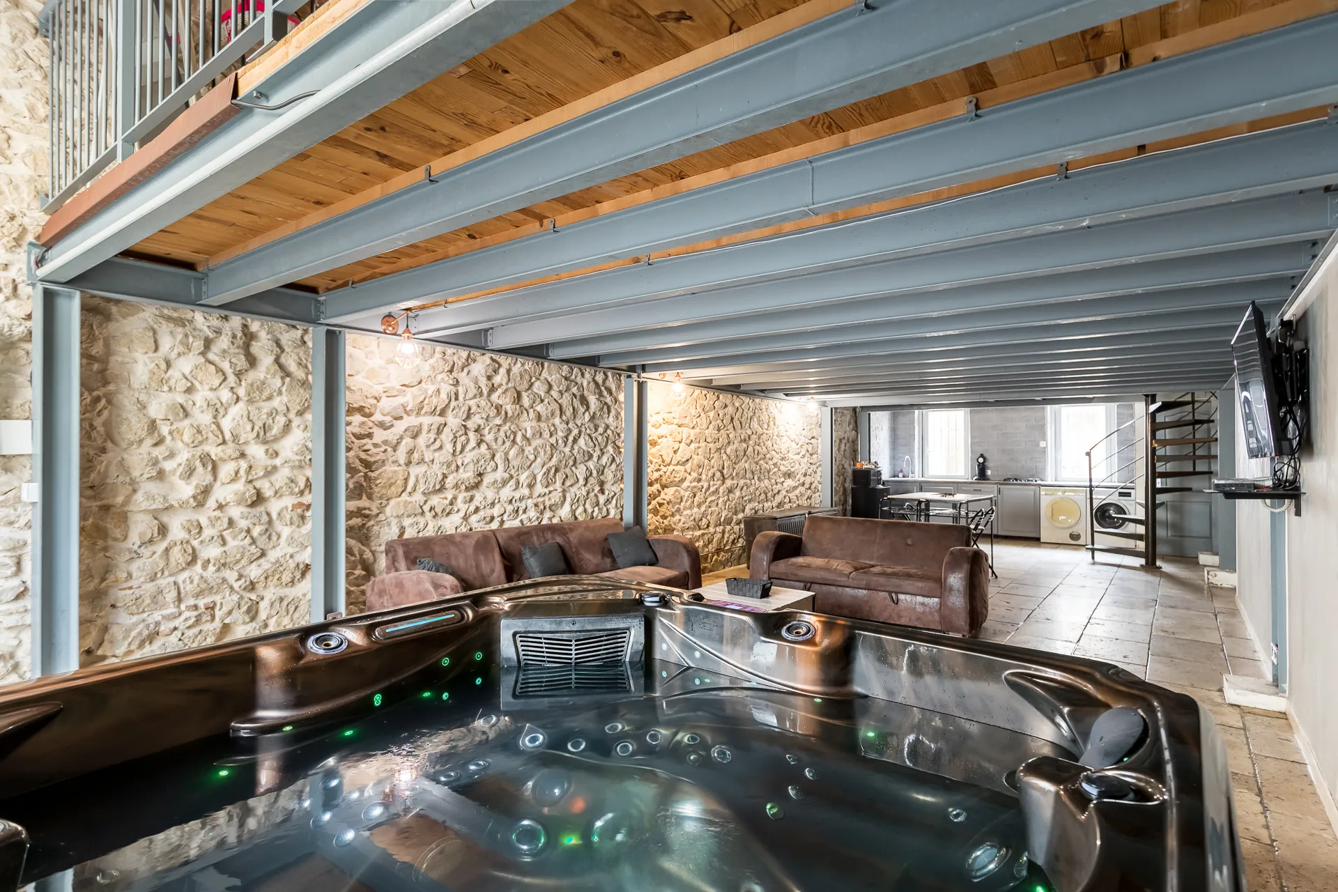 A vendre à Marseille, loft spacieux de 107 m² à Vauban avec stationnement 