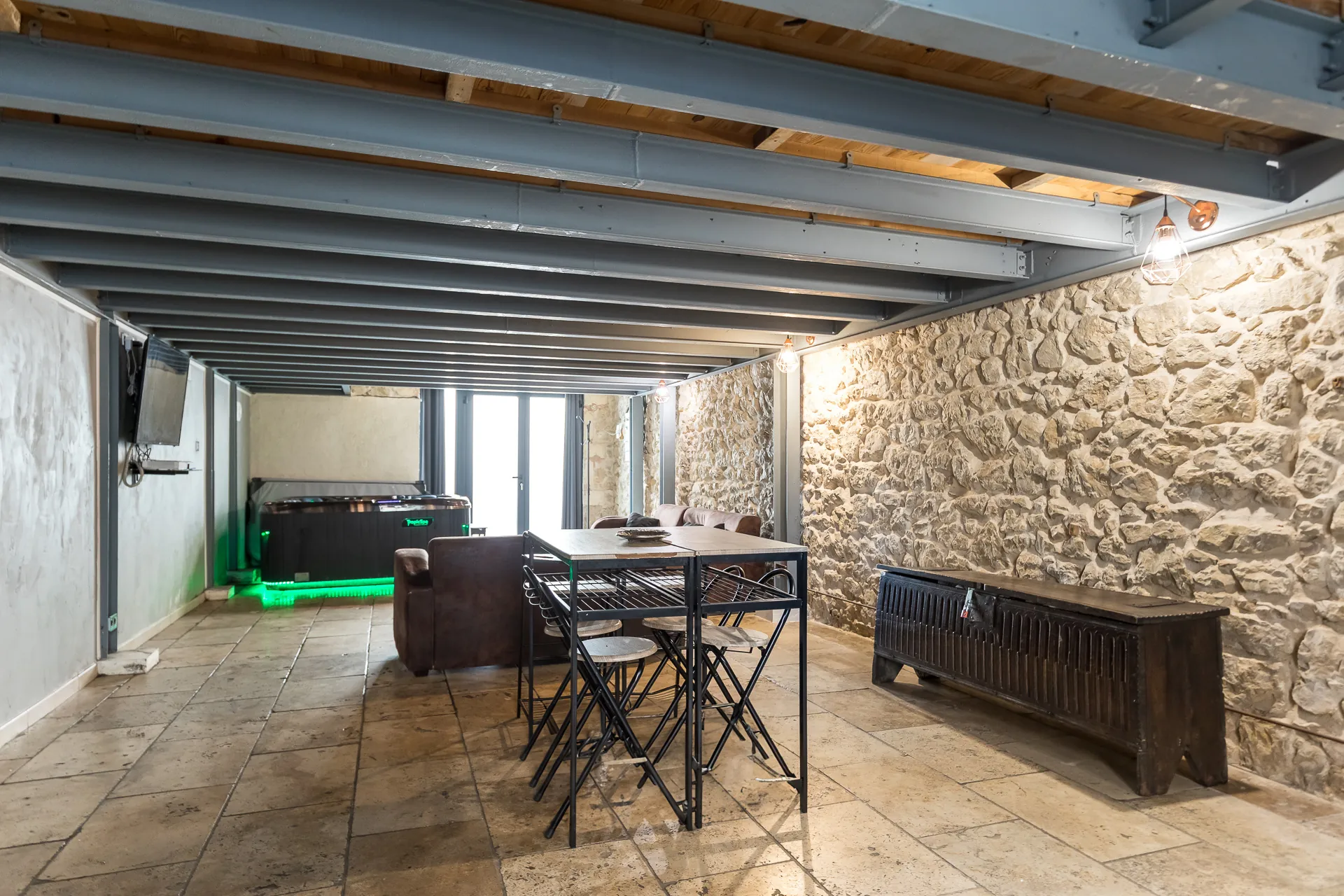 A vendre à Marseille, loft spacieux de 107 m² à Vauban avec stationnement 