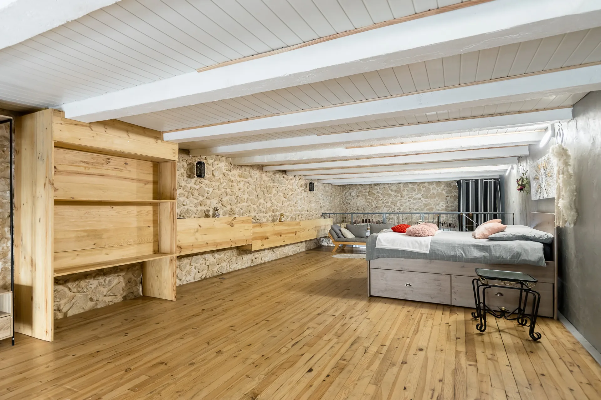 A vendre à Marseille, loft spacieux de 107 m² à Vauban avec stationnement 