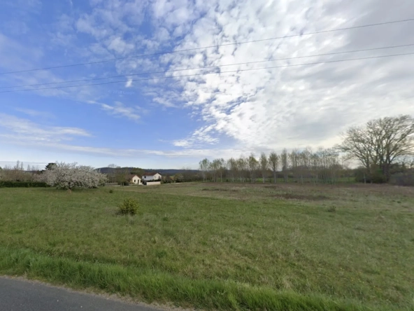 Terrain constructible à Montayral de 1670 m² avec permis de construire