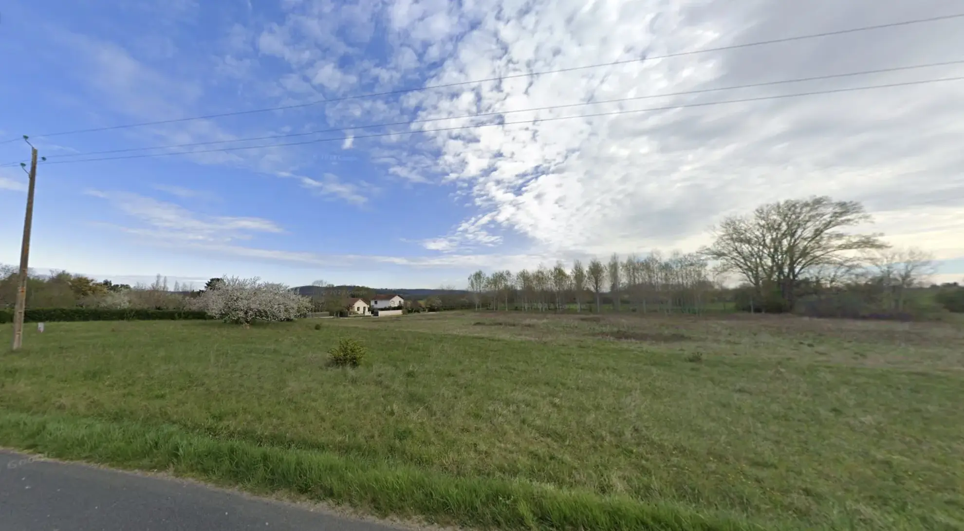 Terrain constructible à Montayral de 1670 m² avec permis de construire 
