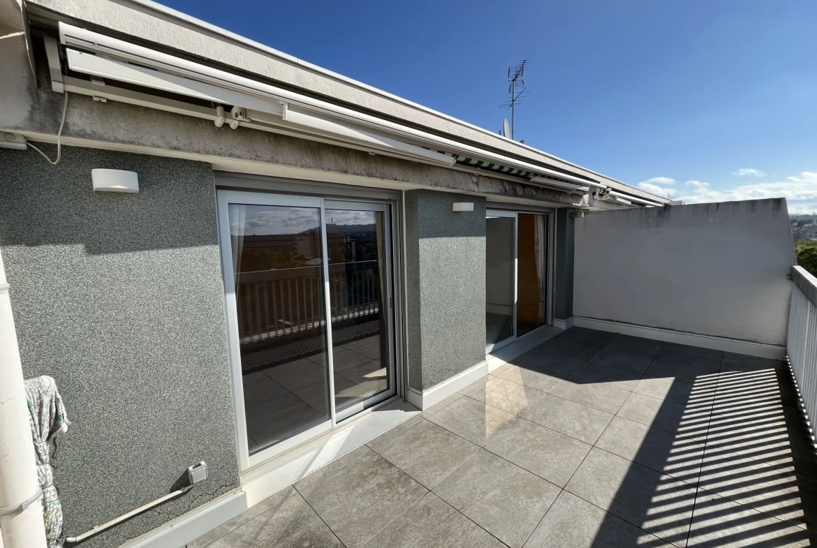 Appartement avec terrasse et garage à Vichy – 85 m², 2 chambres, exposition sud 