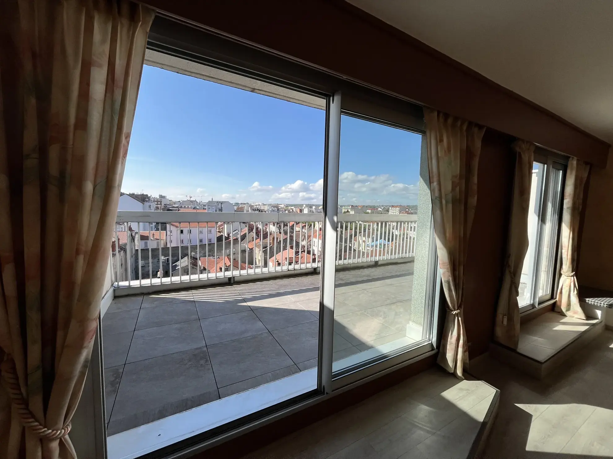 Appartement avec terrasse et garage à Vichy – 85 m², 2 chambres, exposition sud 