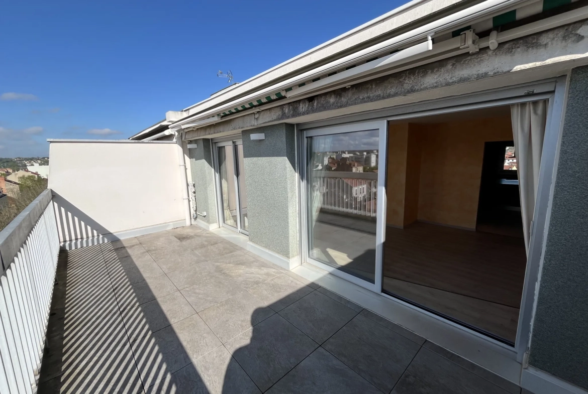 Appartement avec terrasse et garage à Vichy – 85 m², 2 chambres, exposition sud 