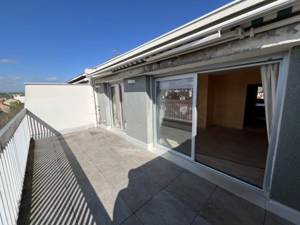 Appartement avec terrasse et garage à Vichy – 85 m², 2 chambres, exposition sud