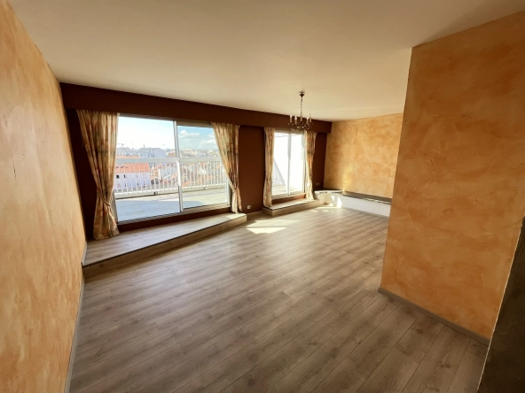 Appartement avec terrasse et garage à Vichy – 85 m², 2 chambres, exposition sud 