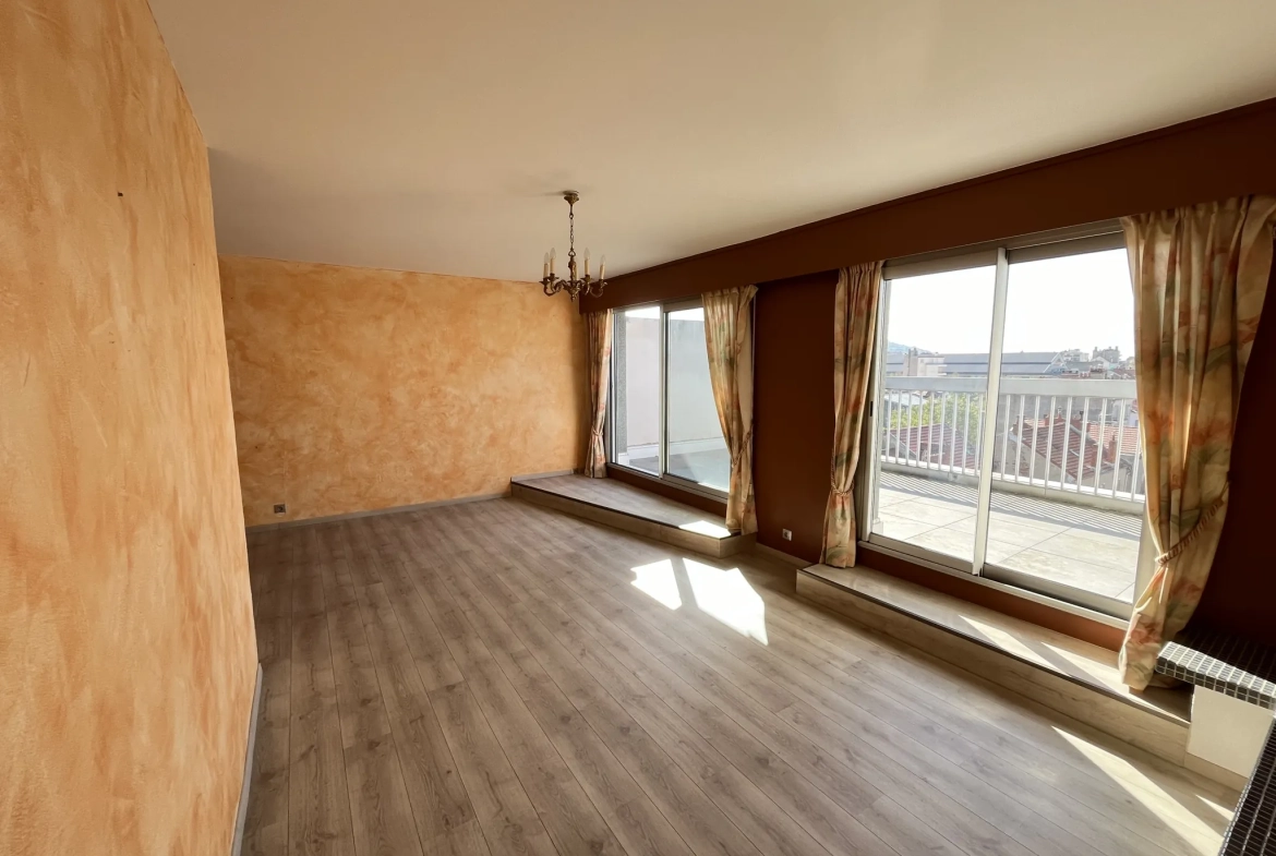 Appartement avec terrasse et garage à Vichy – 85 m², 2 chambres, exposition sud 