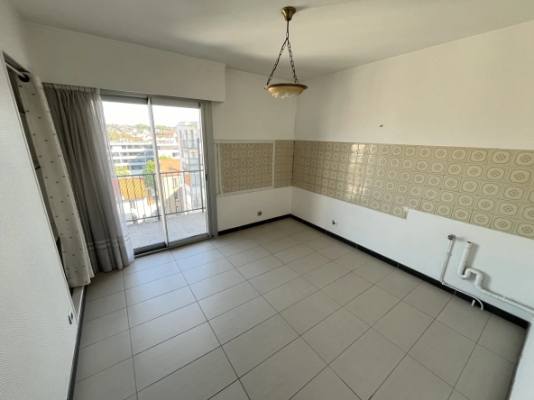 Appartement avec terrasse et garage à Vichy – 85 m², 2 chambres, exposition sud 