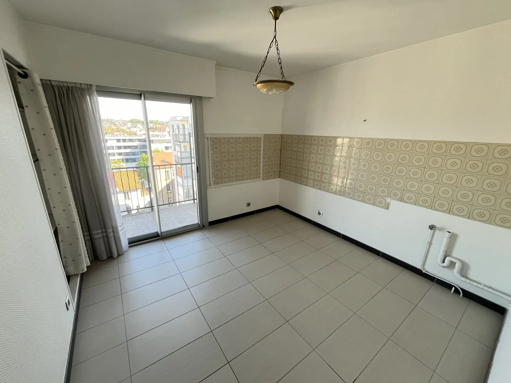 Appartement avec terrasse et garage à Vichy – 85 m², 2 chambres, exposition sud 