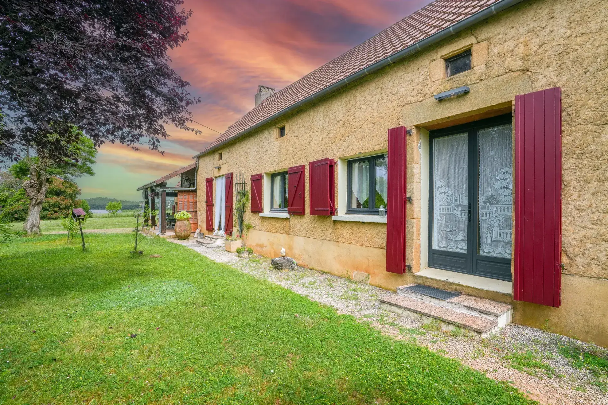 Maison en pierre avec piscine à Masclat – 4 pièces, terrain 2200 m² 