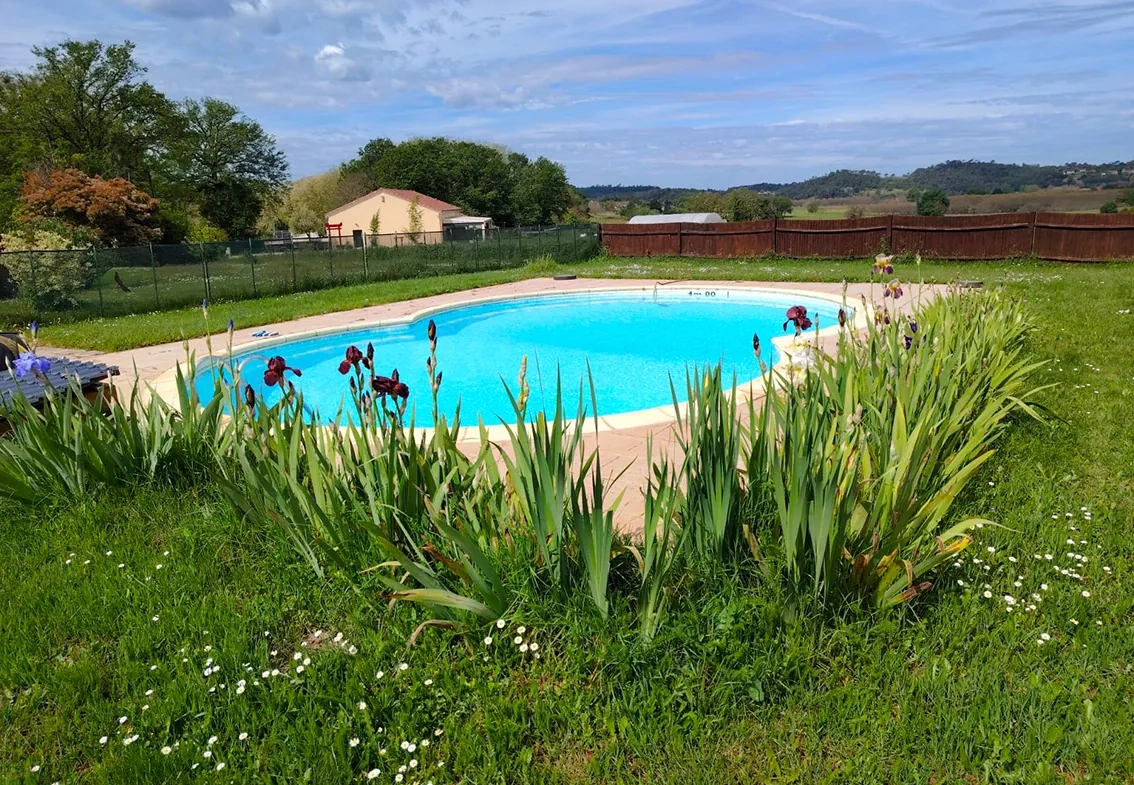 Maison en pierre avec piscine à Masclat – 4 pièces, terrain 2200 m² 