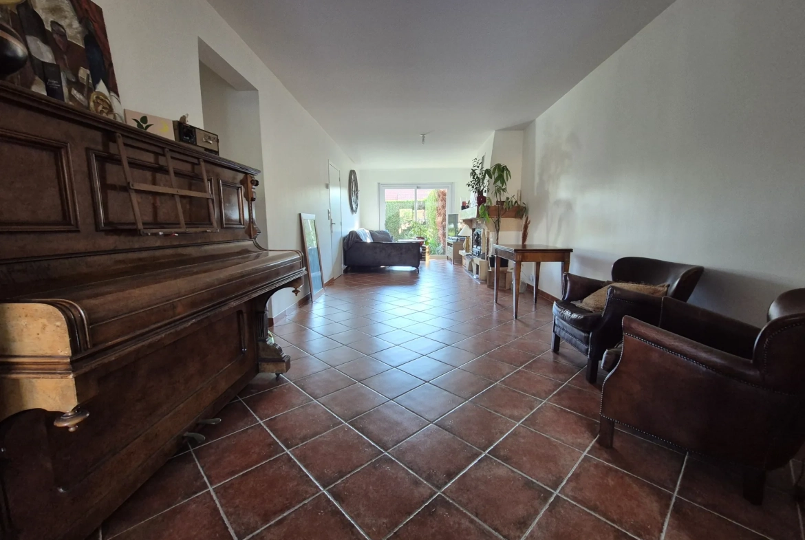 Maison 4 chambres à Harnes avec jardin et double garage 