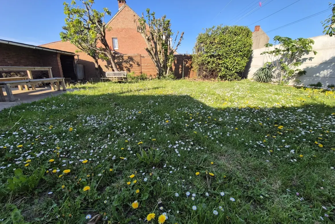 Maison 4 chambres à Harnes avec jardin et double garage 