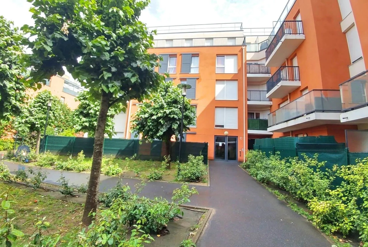 Studio lumineux à Argenteuil dans une résidence récente avec parking sécurisé 