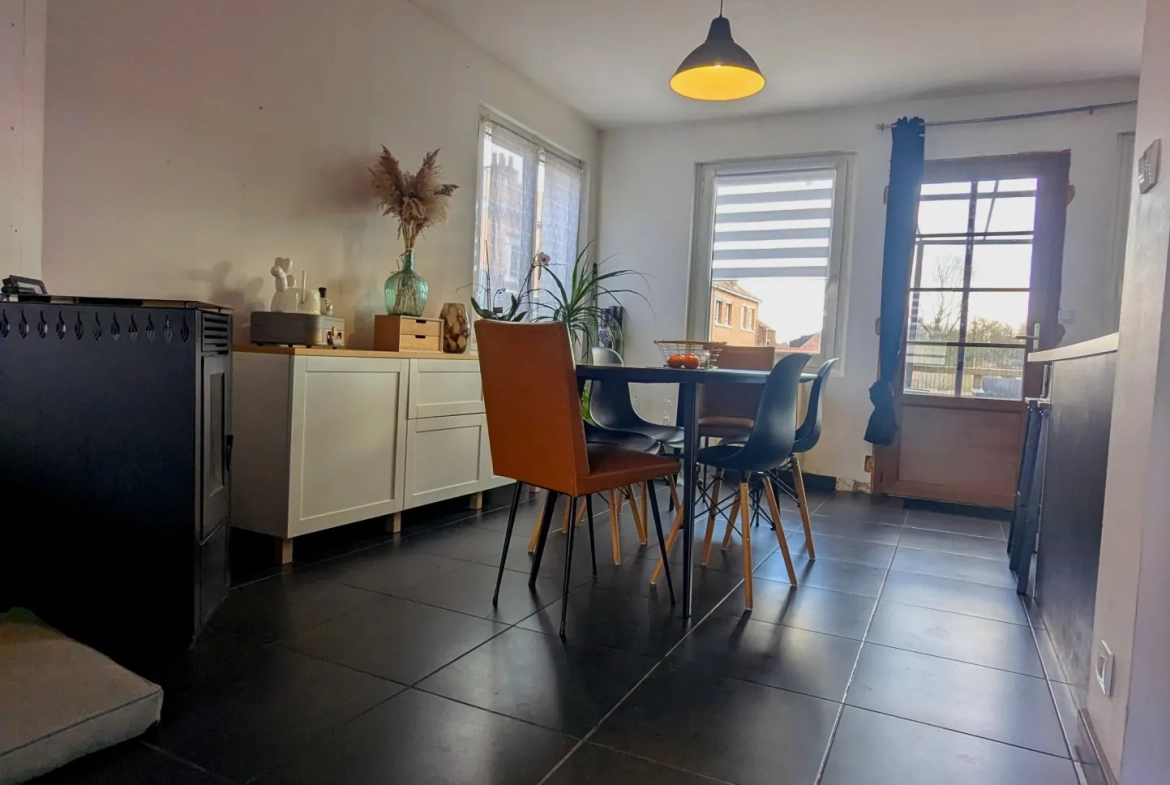 À vendre maison de 70 m² à Avion, proche commodités avec garage et panneaux solaires 