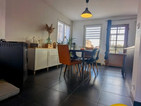 À vendre maison de 70 m² à Avion, proche commodités avec garage et panneaux solaires 