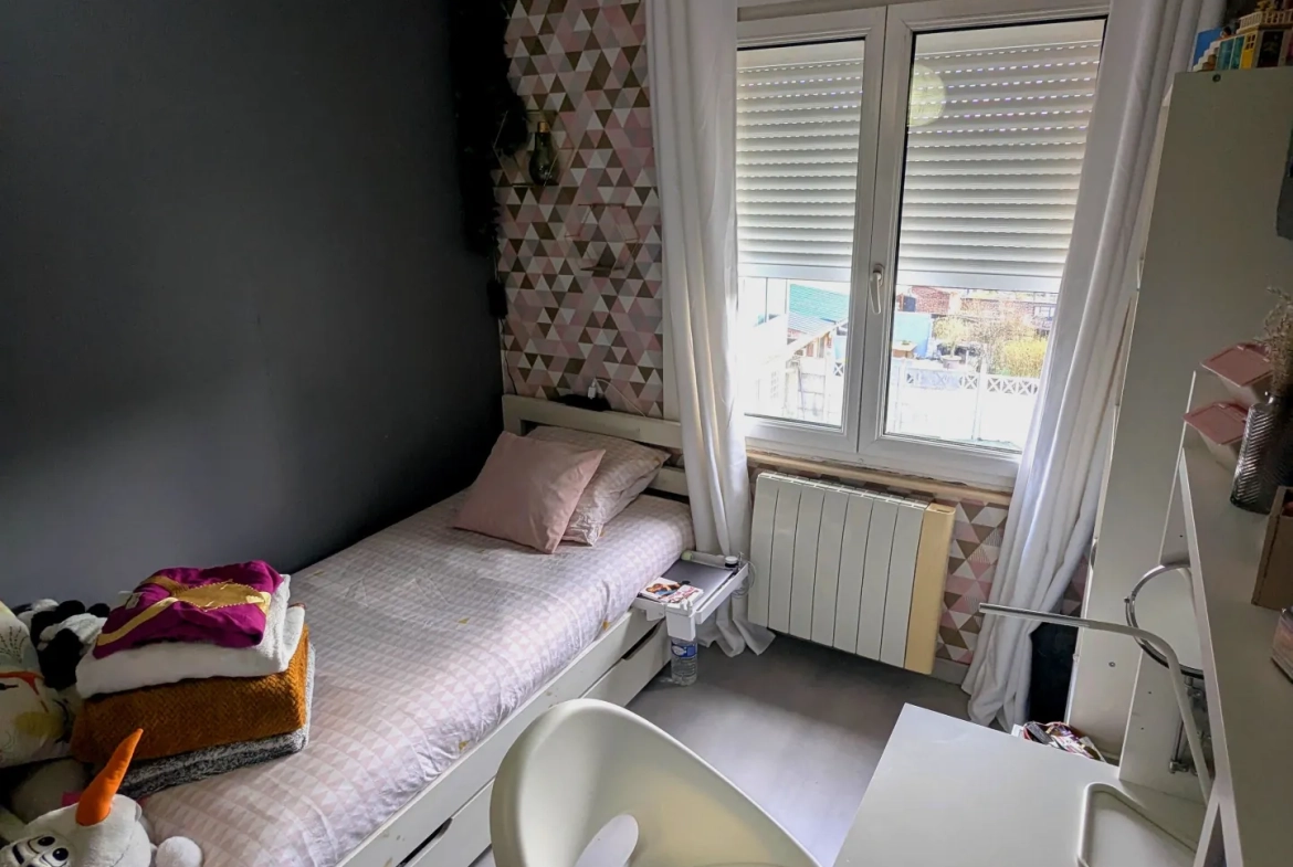 À vendre maison de 70 m² à Avion, proche commodités avec garage et panneaux solaires 