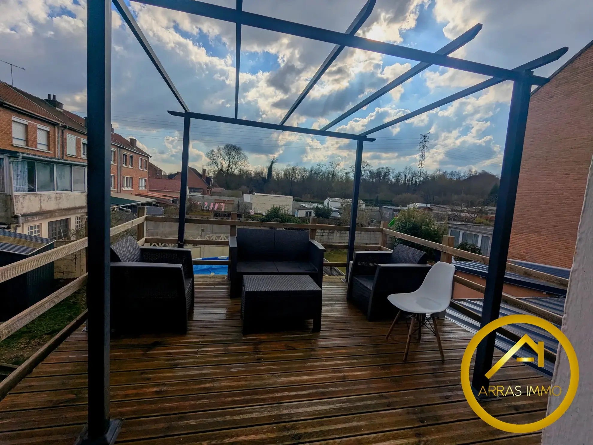 À vendre maison de 70 m² à Avion, proche commodités avec garage et panneaux solaires 
