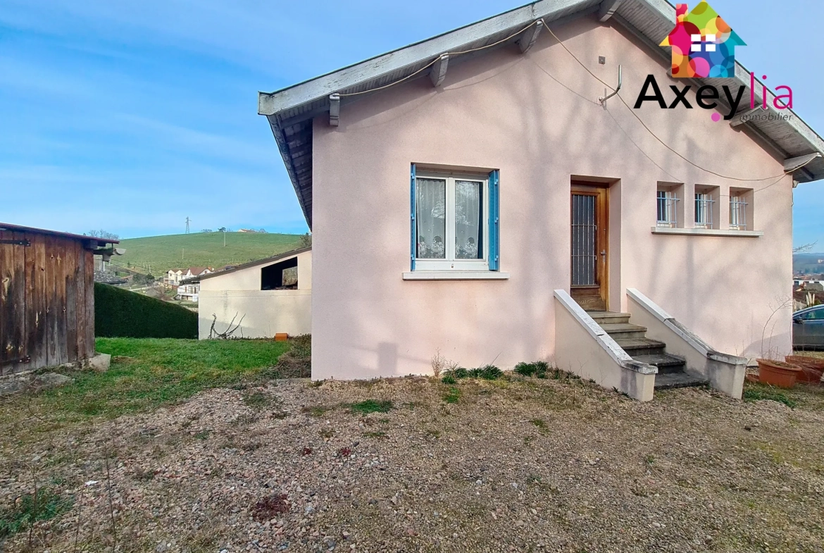 Maison familiale à Charlieu avec terrain de 1664 m² - 4 chambres 