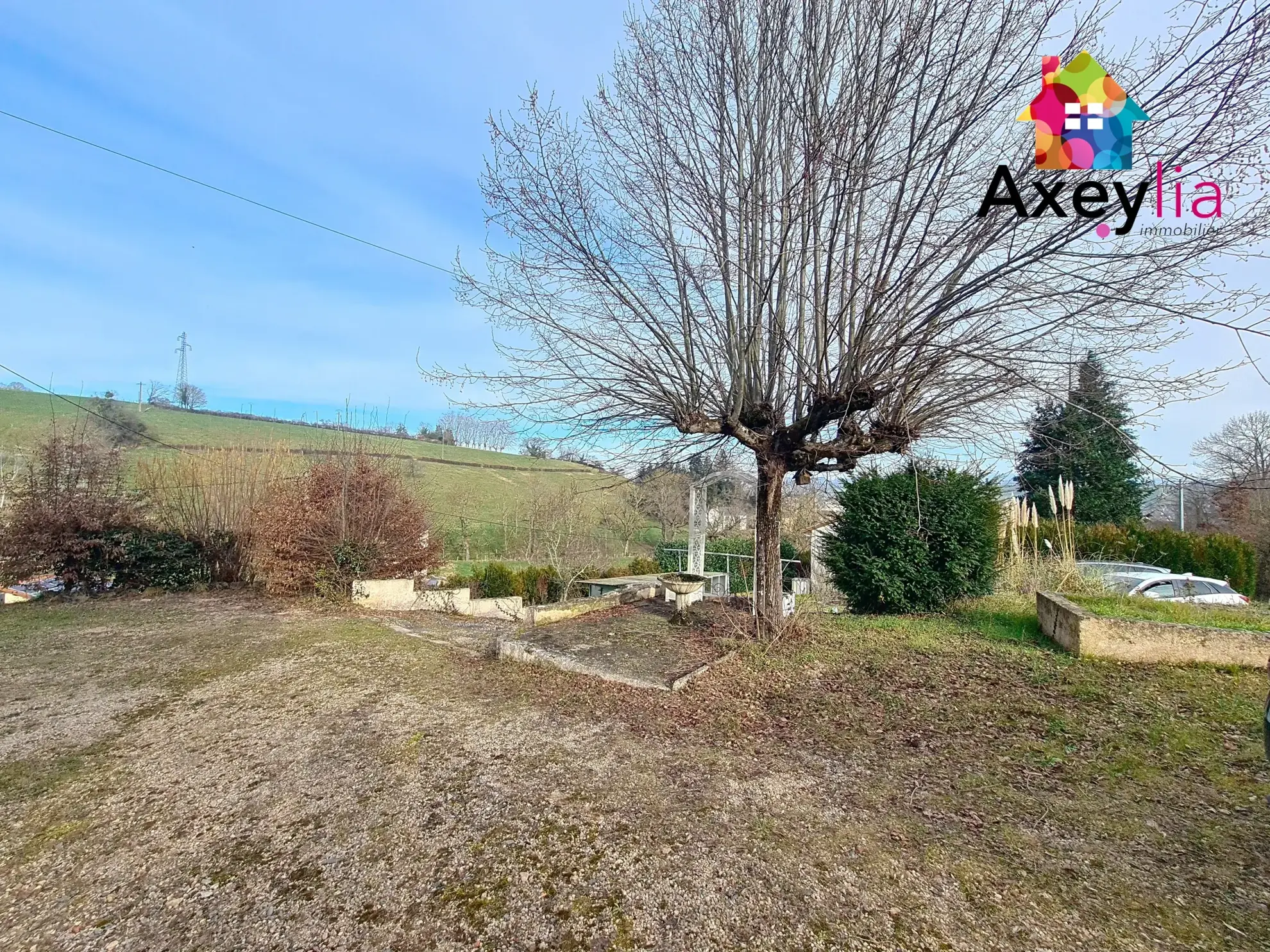 Maison familiale à Charlieu avec terrain de 1664 m² - 4 chambres 