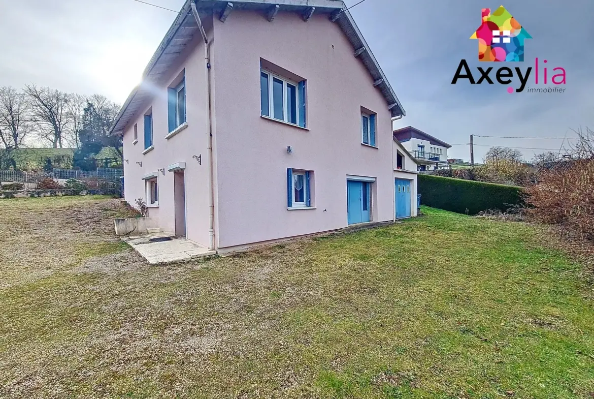 Maison familiale à Charlieu avec terrain de 1664 m² - 4 chambres 