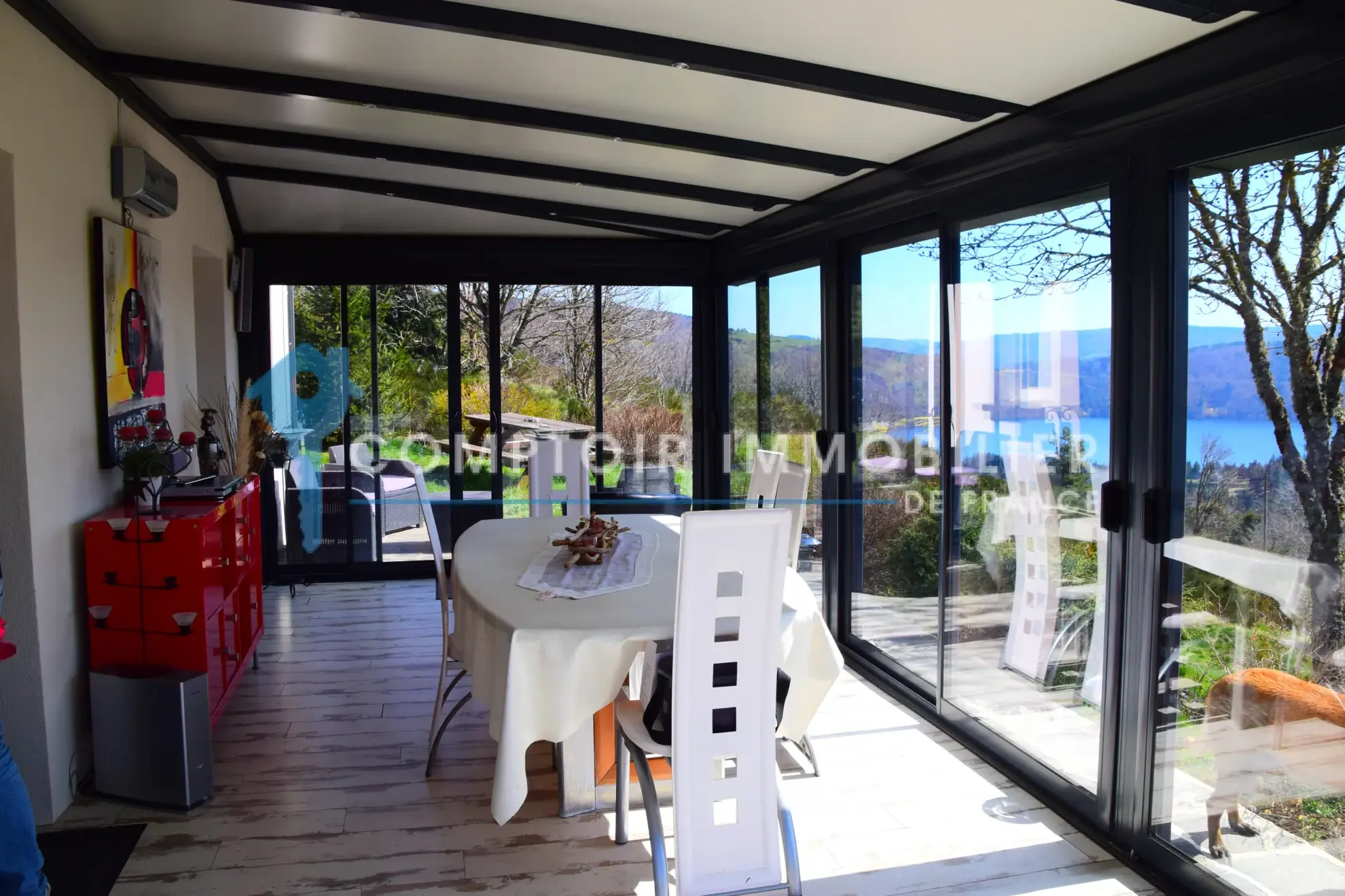 Villa de 90 m² au bord du lac d'Issarlès avec vue panoramique en Ardèche 