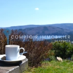 Villa de 90 m² au bord du lac d'Issarlès avec vue panoramique en Ardèche