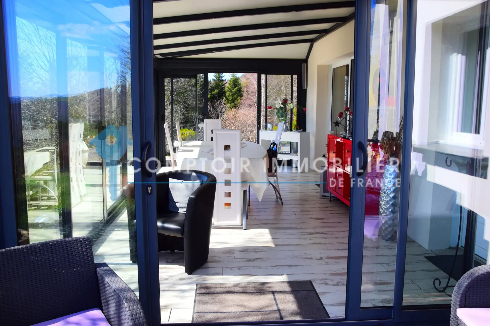 Villa de 90 m² au bord du lac d'Issarlès avec vue panoramique en Ardèche 