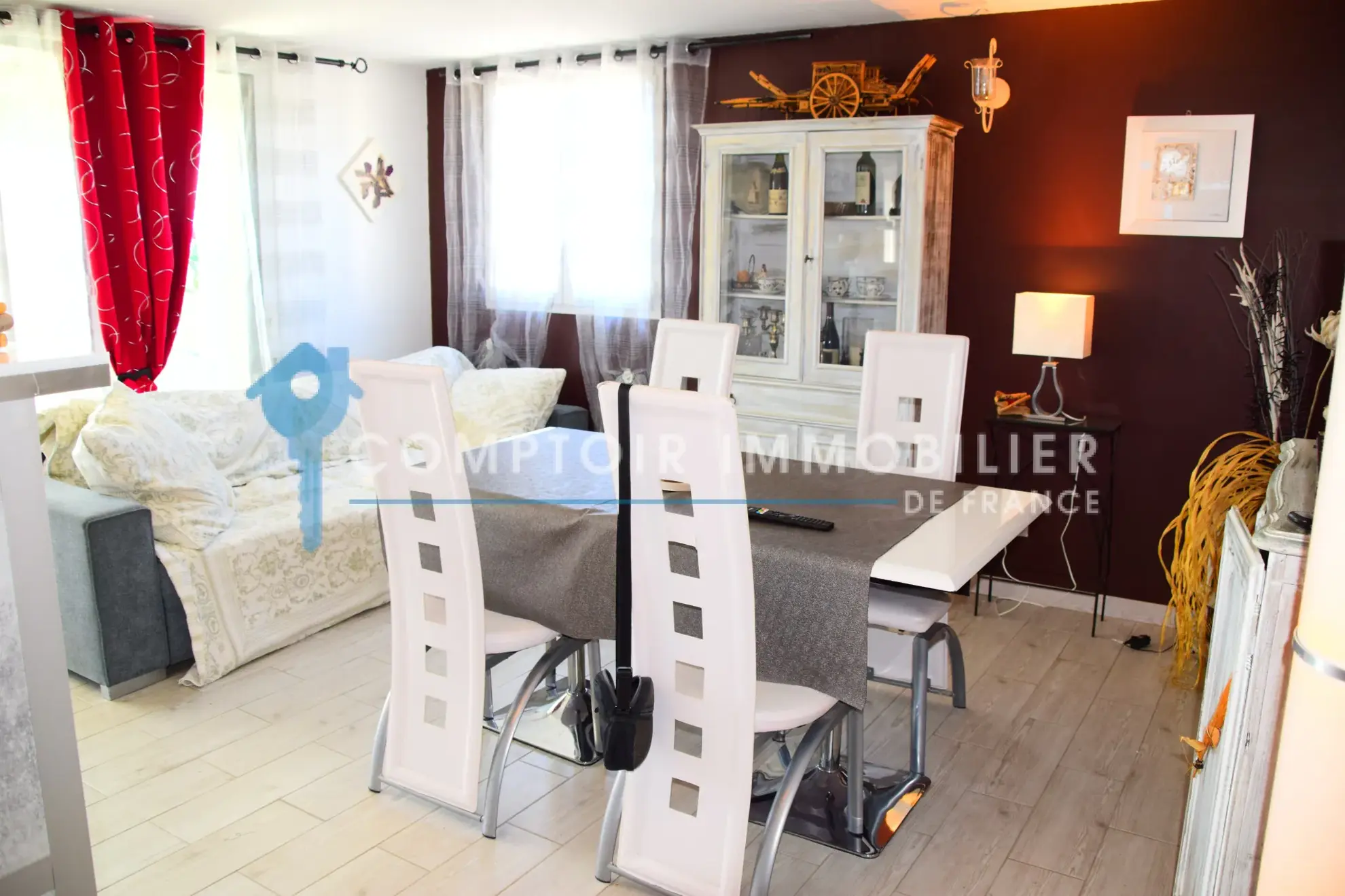 Villa de 90 m² au bord du lac d'Issarlès avec vue panoramique en Ardèche 