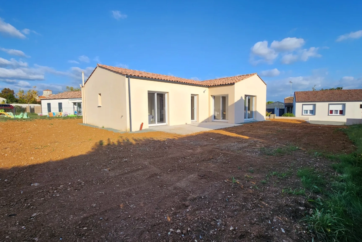 Maison moderne construite en 2023 avec 3 chambres et grand garage à Saint Aubin la plaine 