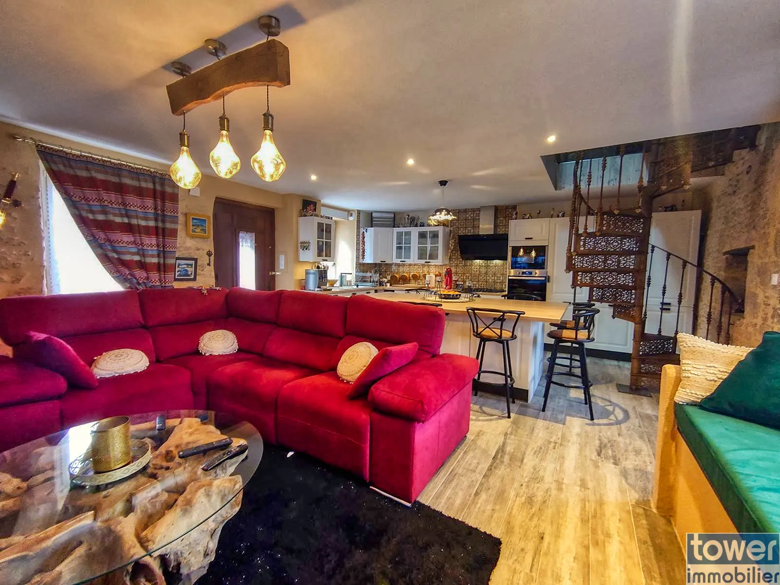 Maison de village rénovée à Villefranche du Périgord - 74 m² avec jardin et terrasse 
