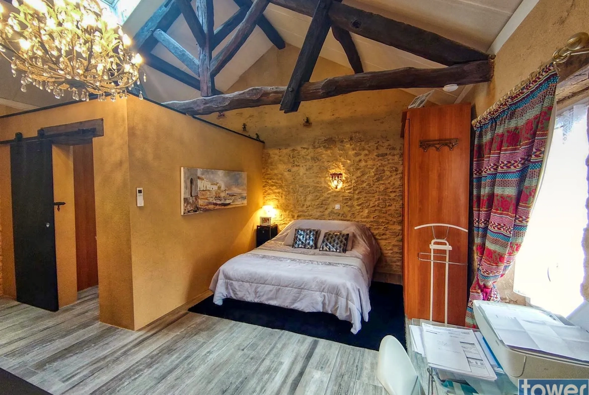 Maison de village rénovée à Villefranche du Périgord - 74 m² avec jardin et terrasse 