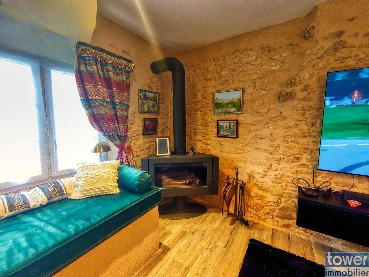 Maison de village rénovée à Villefranche du Périgord - 74 m² avec jardin et terrasse 