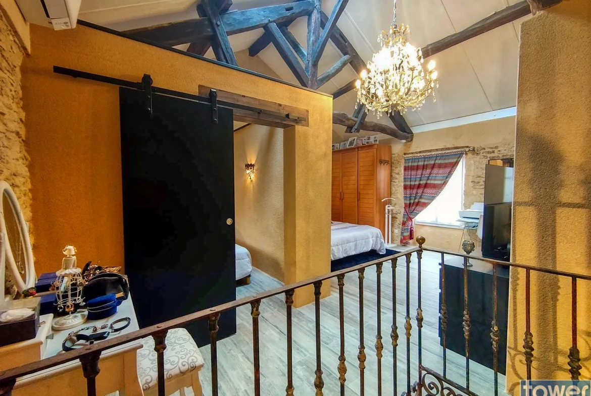 Maison de village rénovée à Villefranche du Périgord - 74 m² avec jardin et terrasse 