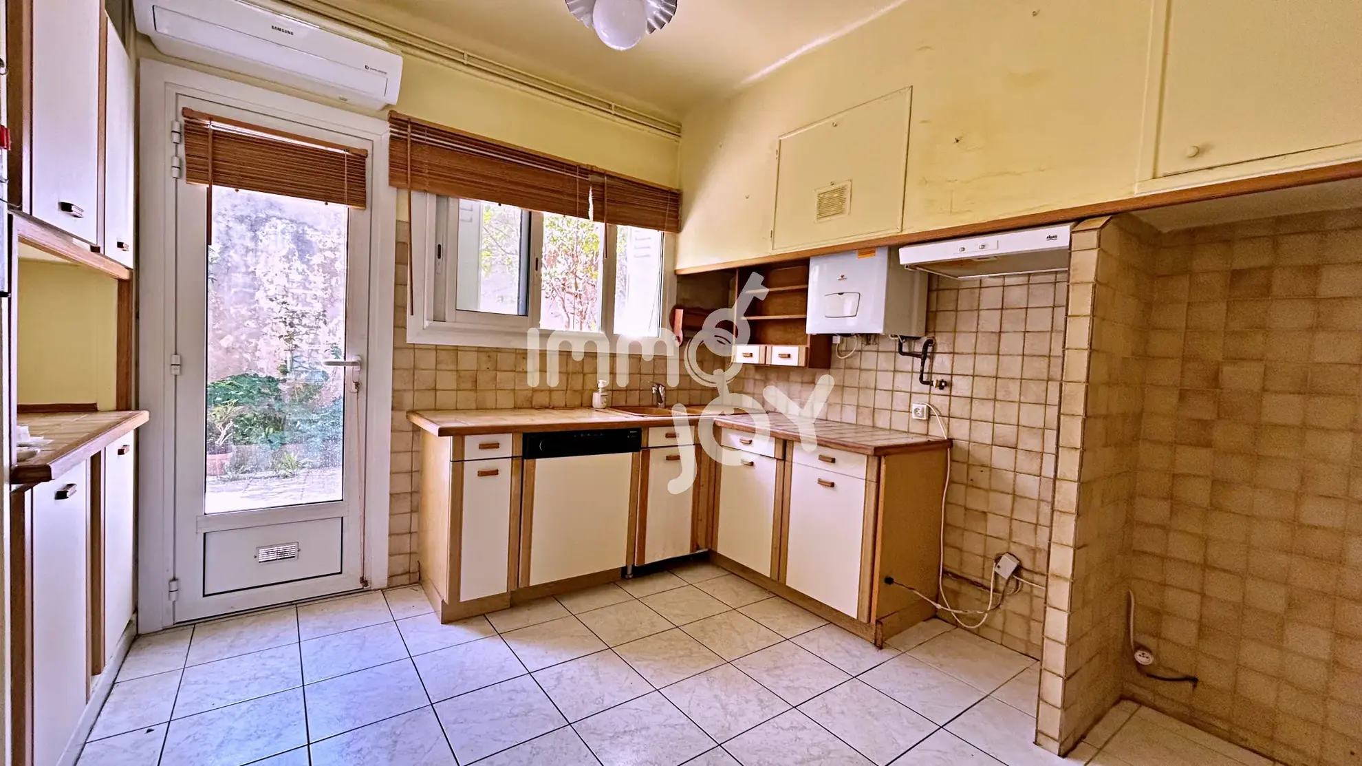 Belle maison familiale à Béziers avec jardin et garage proche du collège 