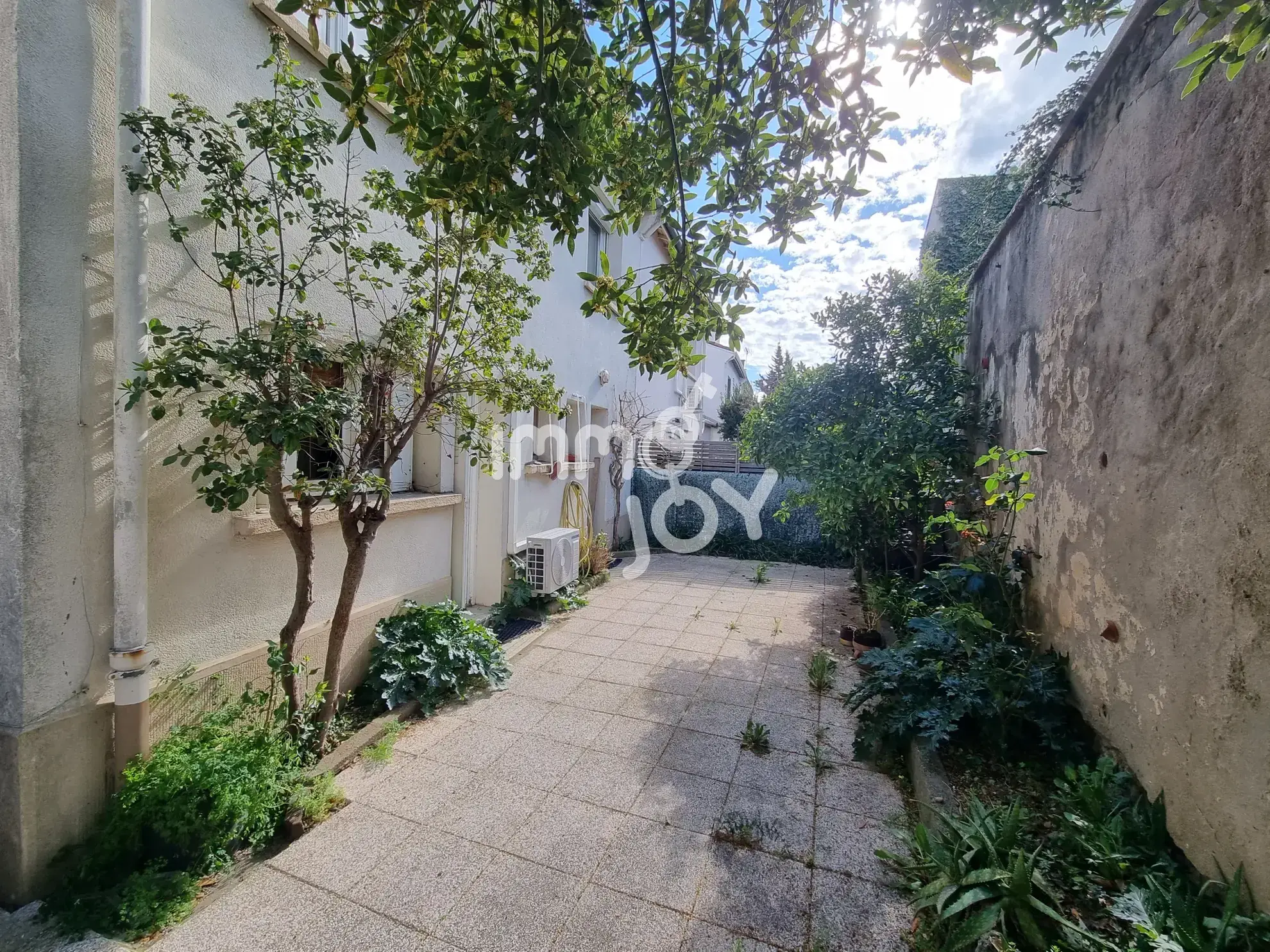 Belle maison familiale à Béziers avec jardin et garage proche du collège 
