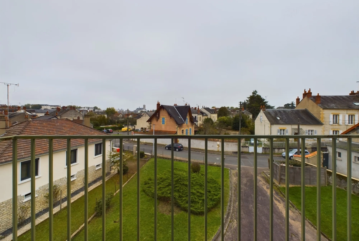 Appartement T4 lumineux à Nevers avec balcon et parking privé 