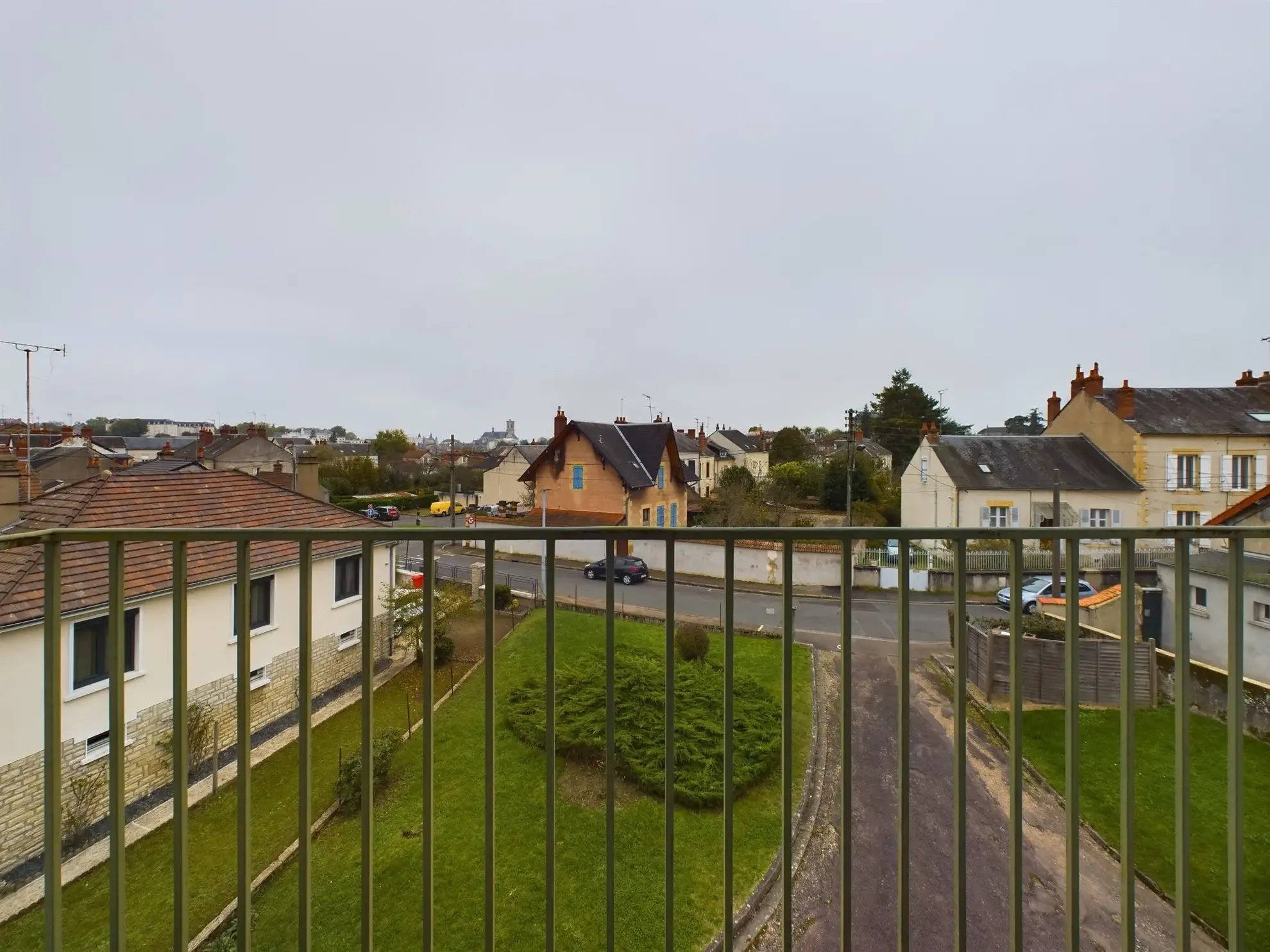 Appartement T4 lumineux à Nevers avec balcon et parking privé 