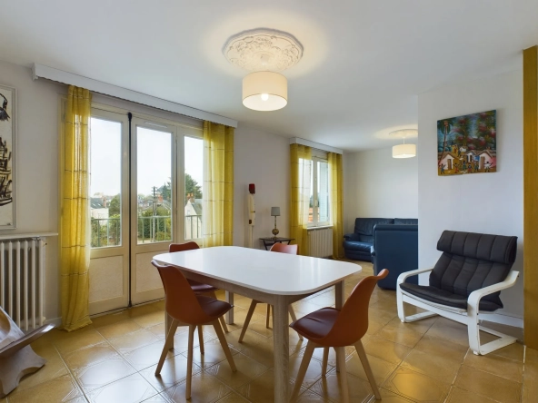 Appartement T4 lumineux à Nevers avec balcon et parking privé