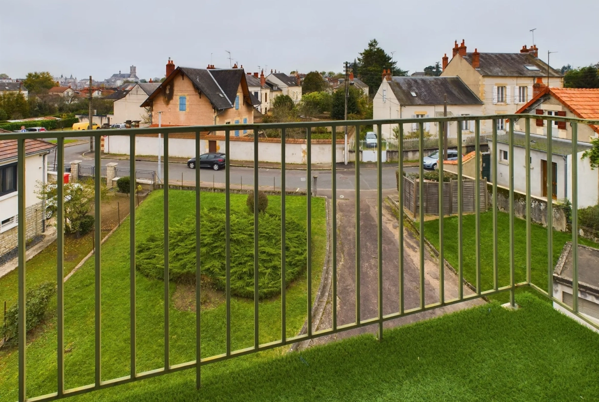 Appartement T4 lumineux à Nevers avec balcon et parking privé 