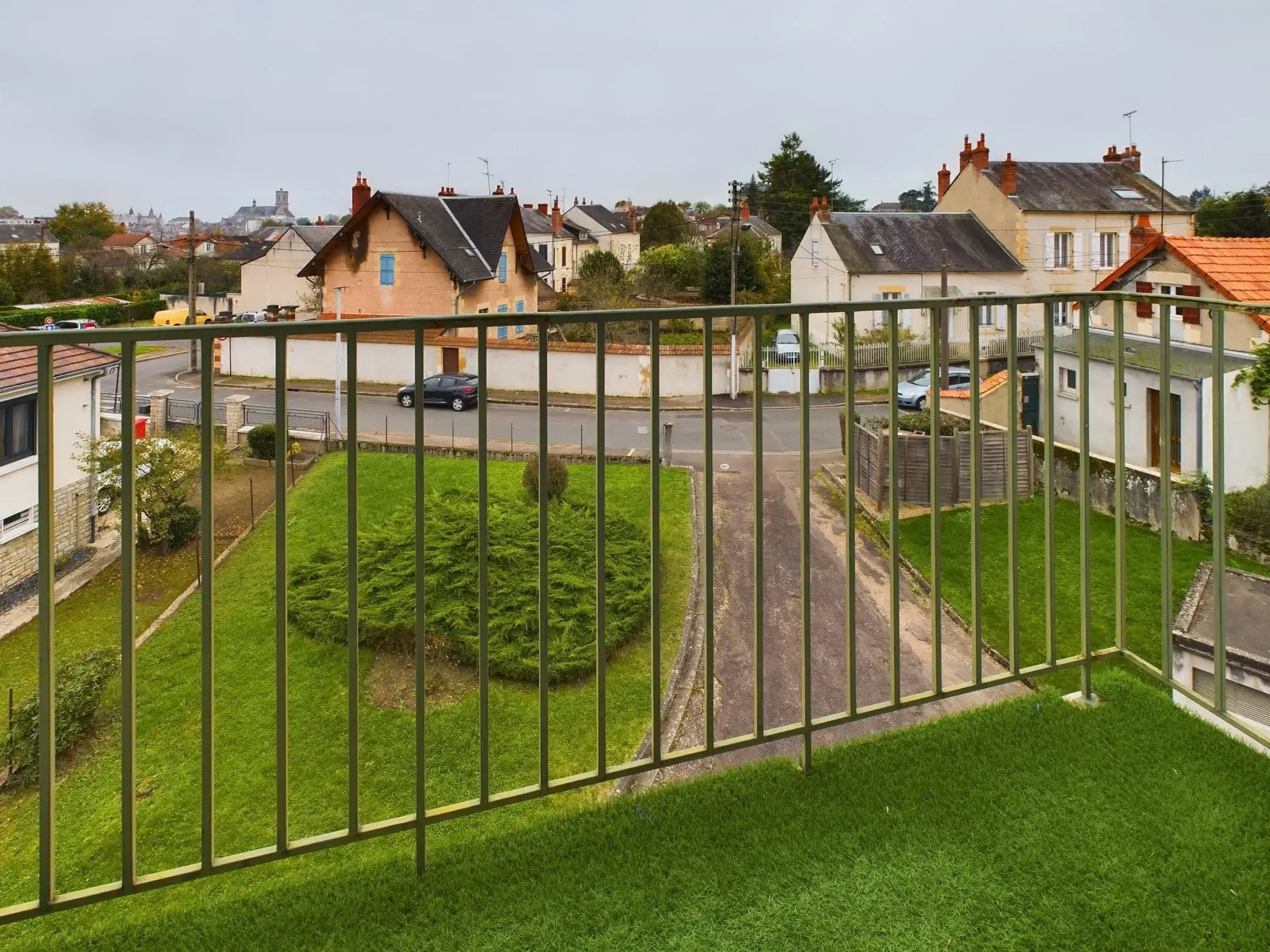 Appartement T4 lumineux à Nevers avec balcon et parking privé 