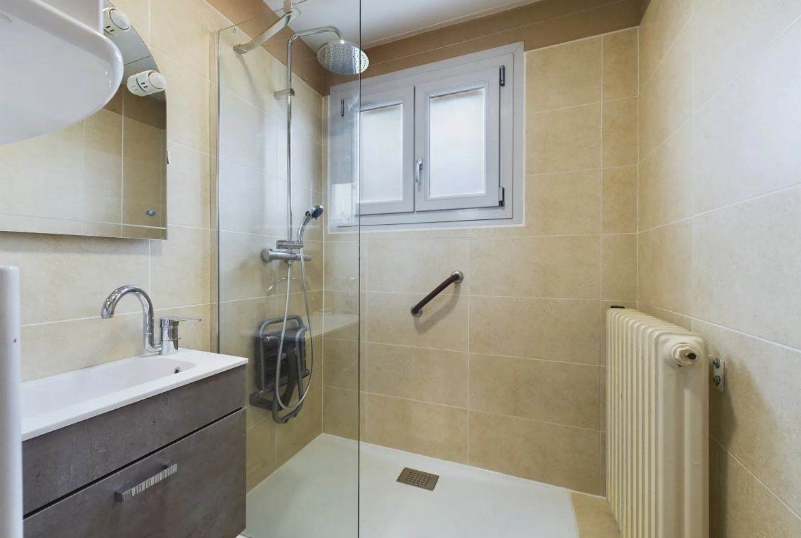Appartement T4 lumineux à Nevers avec balcon et parking privé 