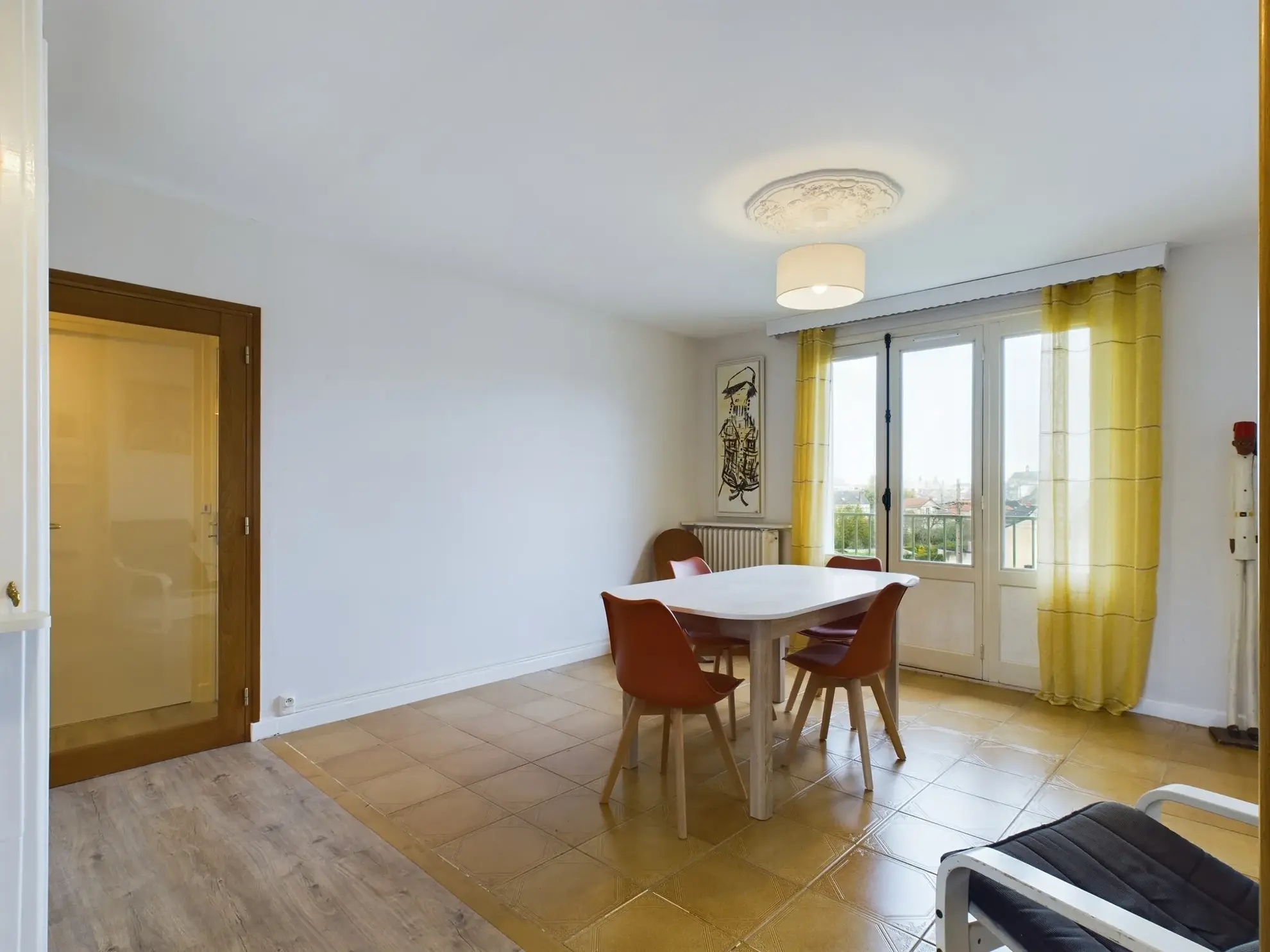 Appartement T4 lumineux à Nevers avec balcon et parking privé 