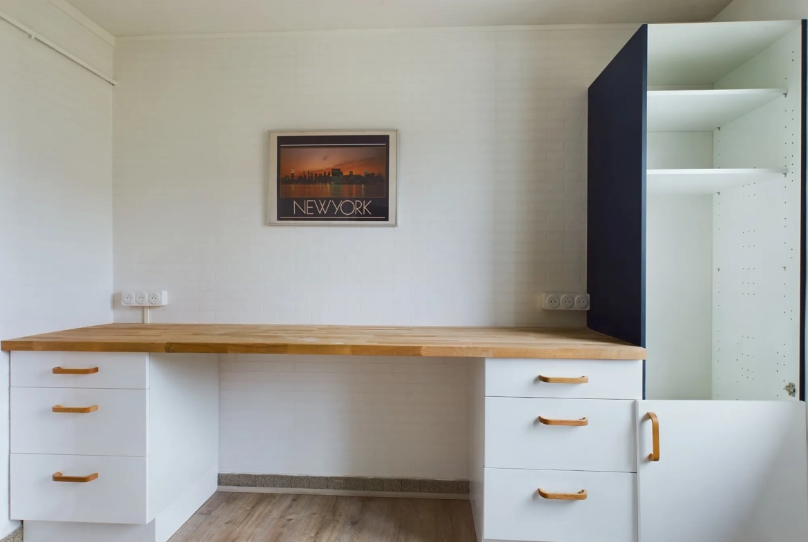 Appartement T4 lumineux à Nevers avec balcon et parking privé 