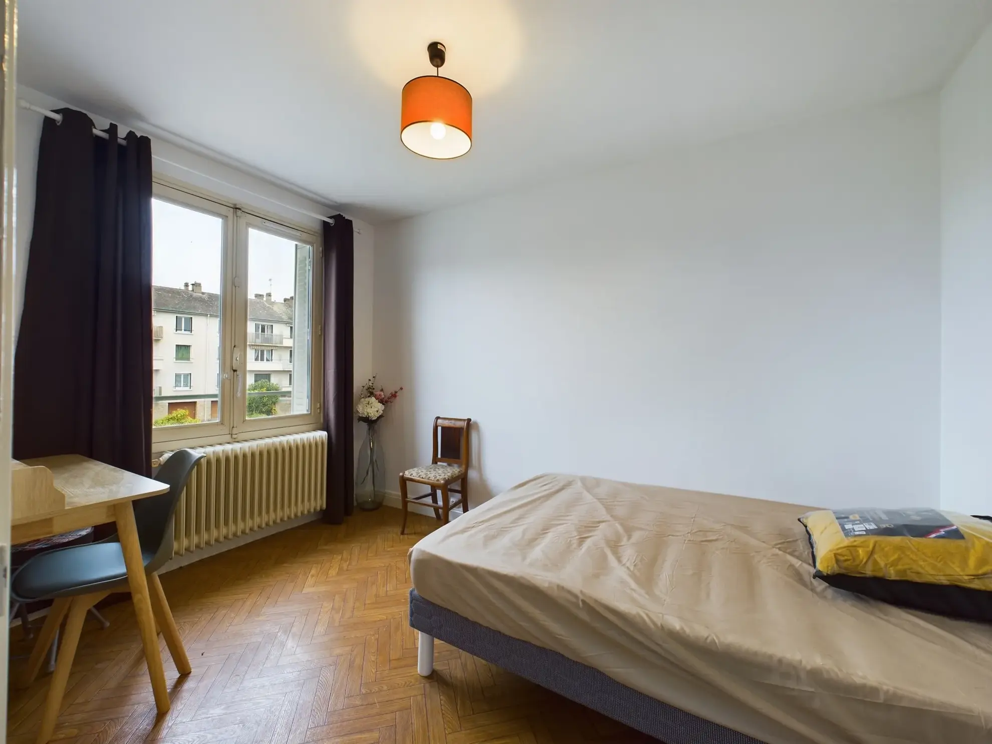 Appartement T4 lumineux à Nevers avec balcon et parking privé 