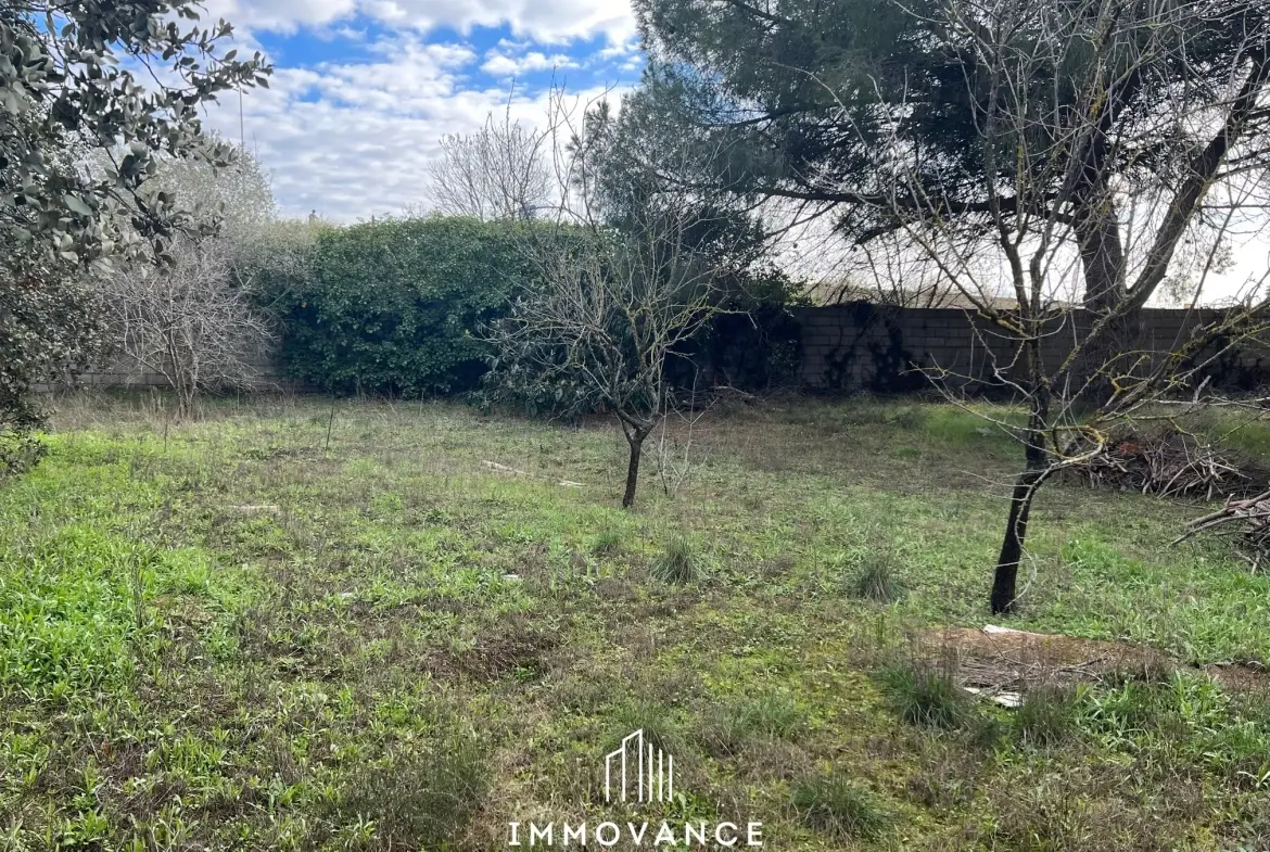Terrain à bâtir de 360 m² à Agde, viabilisé, en vente aux enchères 