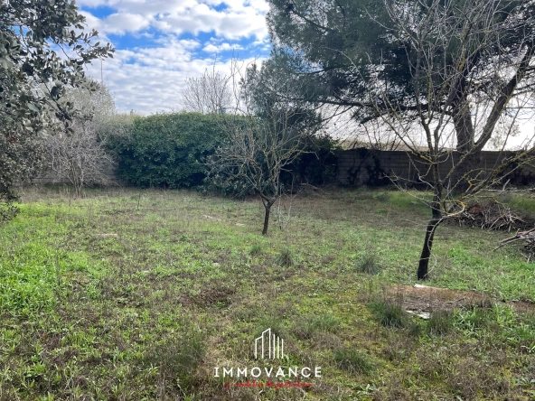 Terrain à bâtir de 360 m² à Agde, viabilisé, en vente aux enchères