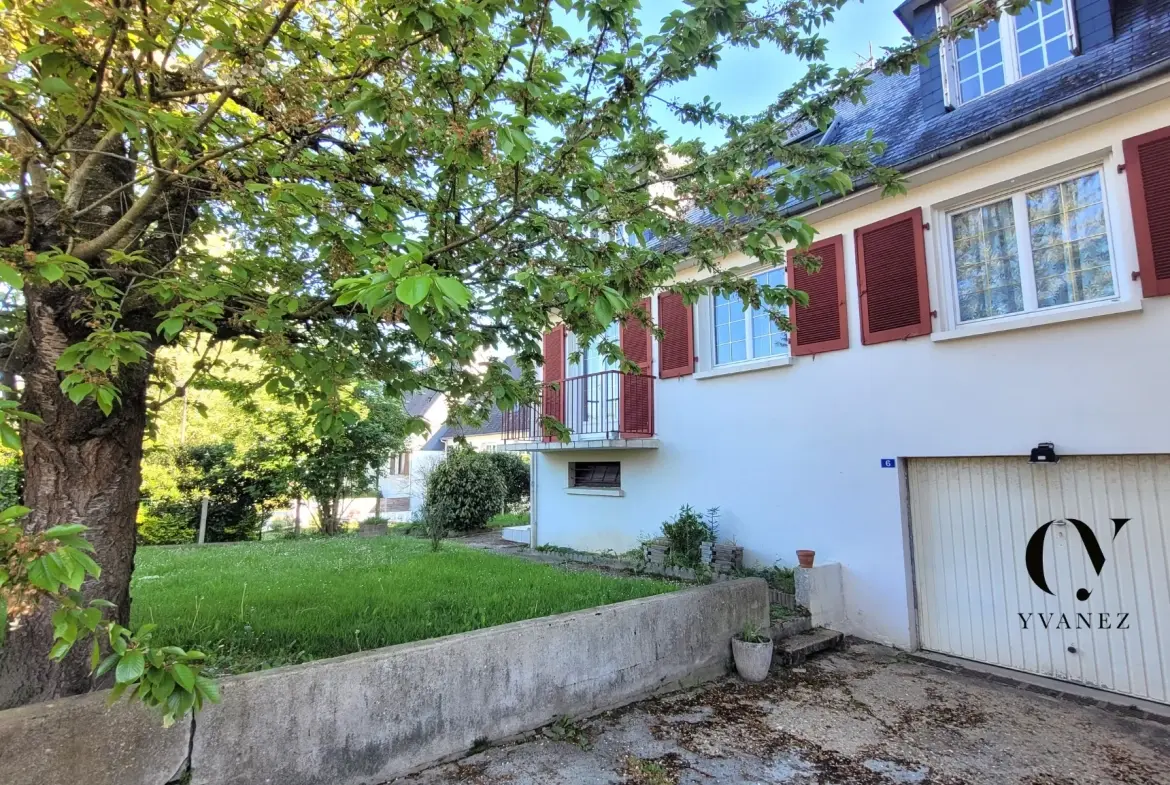 Maison à rénover de 110 m² avec terrain de 477 m² à Châteaugiron 