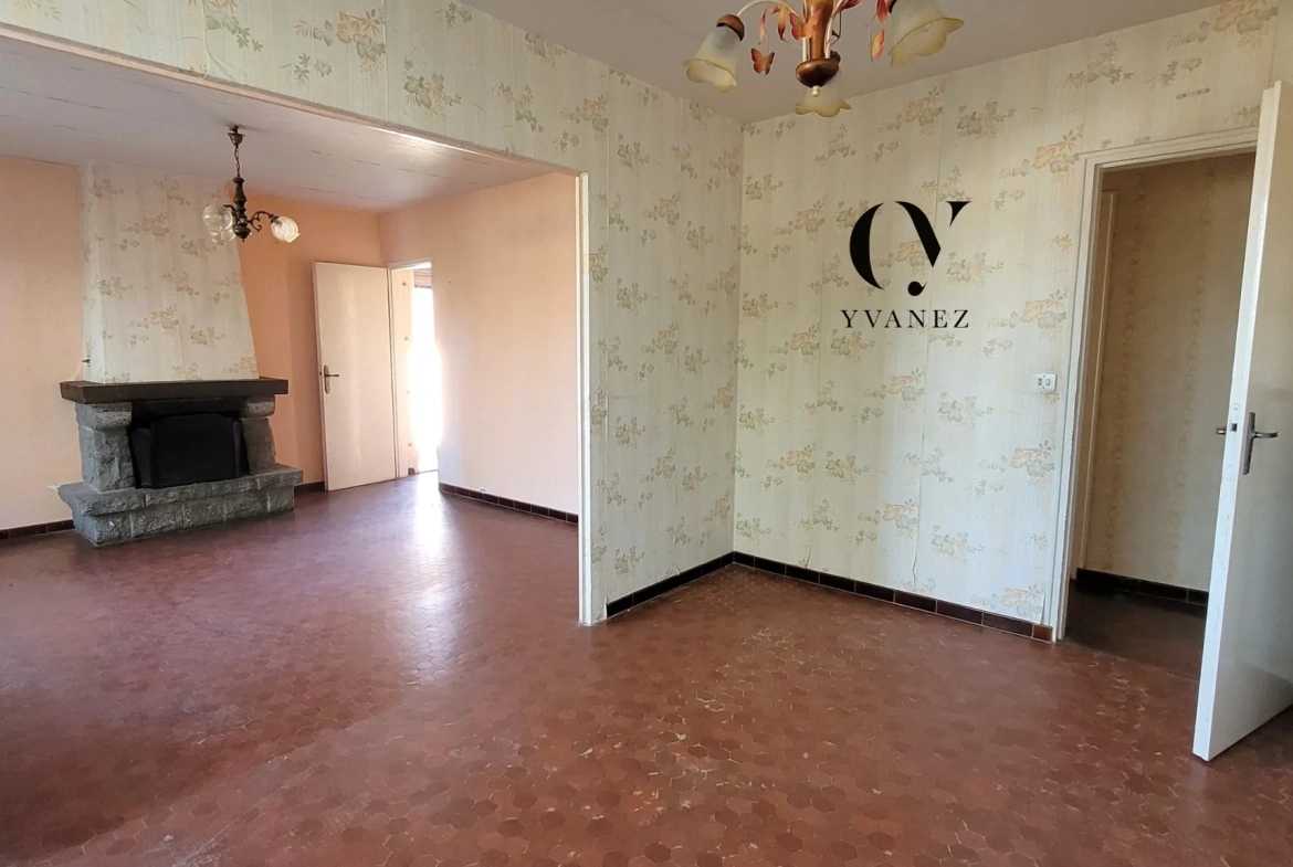 Maison à rénover de 110 m² avec terrain de 477 m² à Châteaugiron 